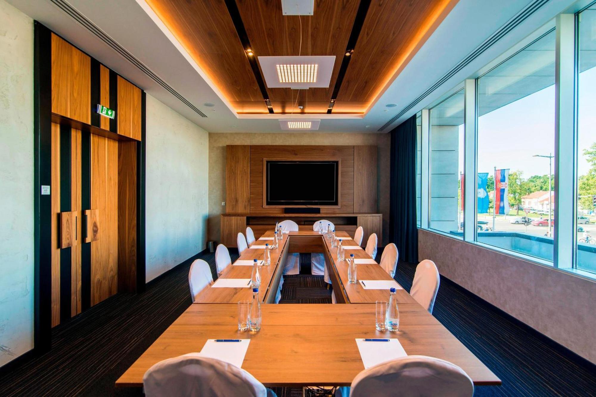 Sheraton Novi Sad Exterior foto